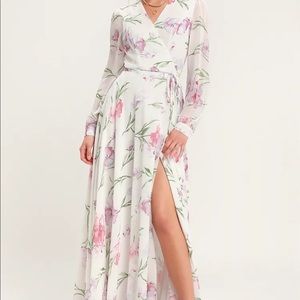 Lulu’s Size XS Loving You White Floral Print Long Sleeve Wrap Maxi Dress